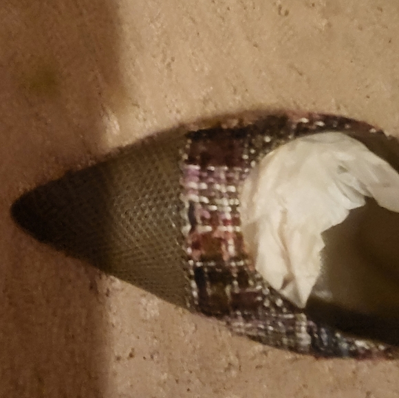 Shoes - Picture 2 of 5